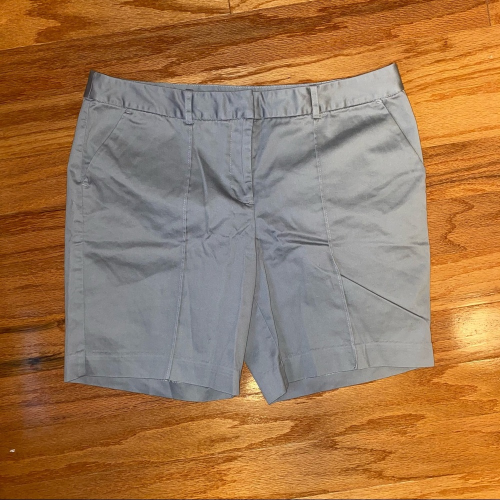 Worthington modern fit light grey petite shorts